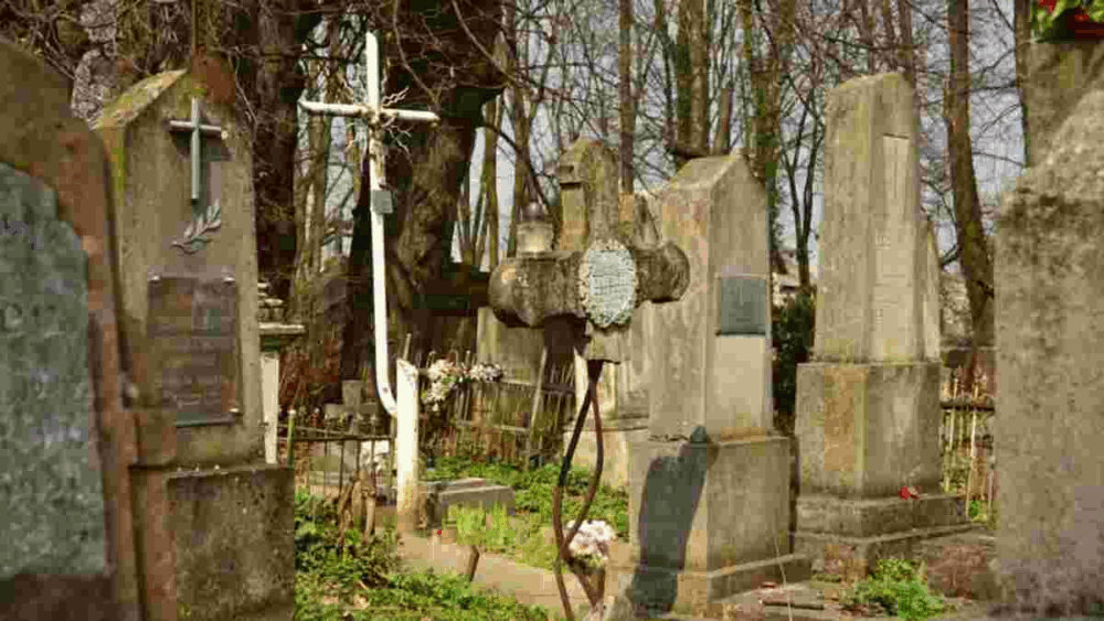 На Одещині 20-річний молодик пограбував майже 20 могил заради металобрухту