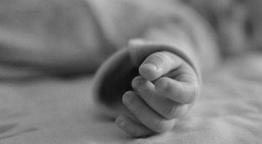 Матір із Закарпаття покарали за смерть тримісячного сина, що помер від пневмонії