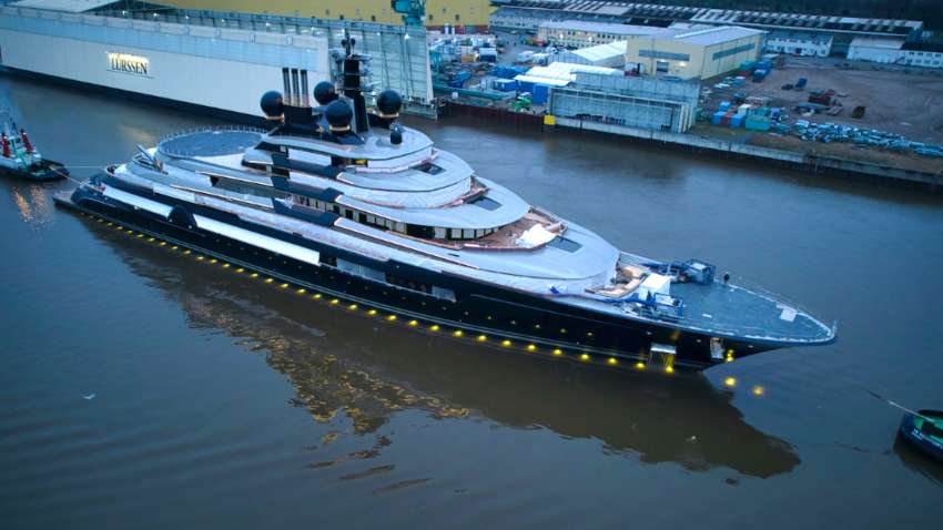 Ахметов у Німеччині спустив на воду суперʼяхту за €500 мільйонів