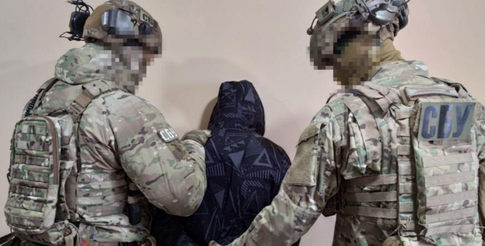 У Кам’янці-Подільському затримано двох підозрюваних у підриві кур’єра біля ТЦК