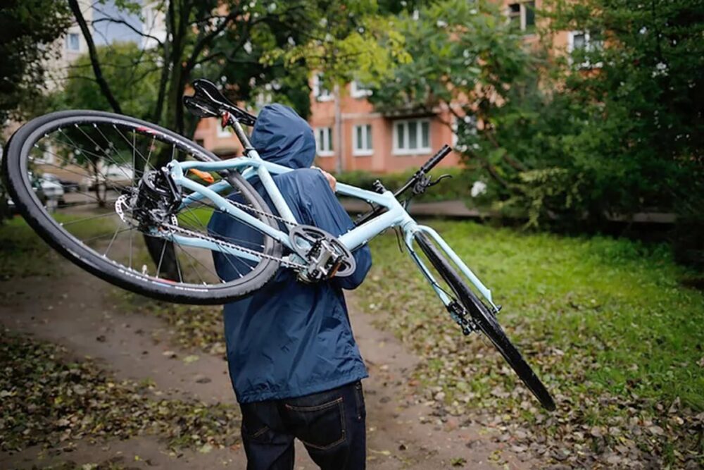 На Хмельниччині рецидивіста засудили за крадіжку велосипеда