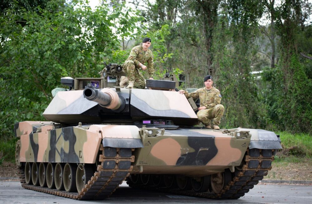Танки Abrams їдуть з Австралії до України