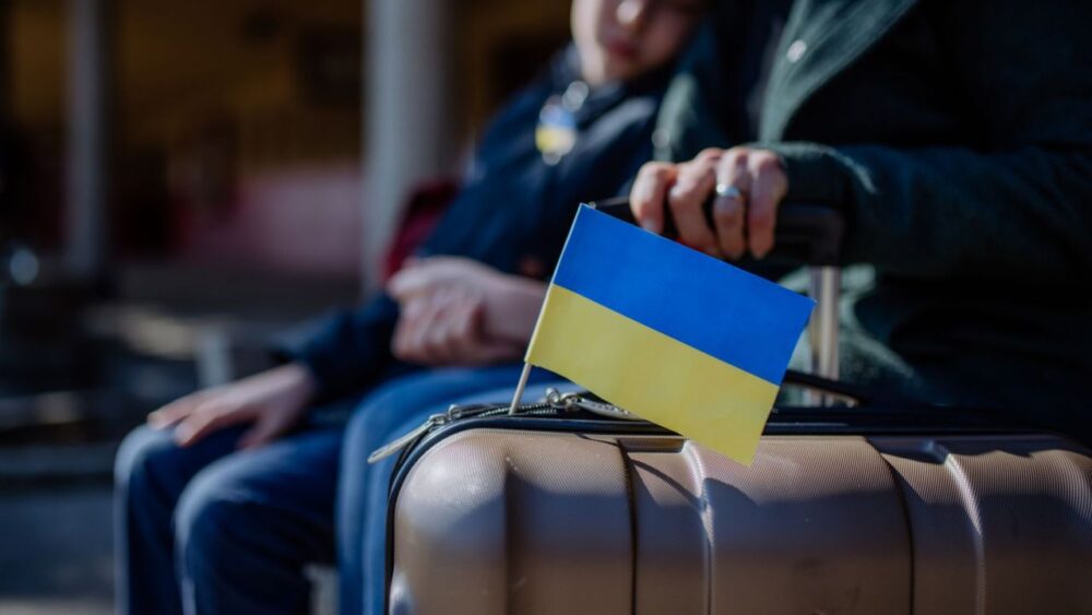 Євросоюз хоче допомогти українцям “усвідомлено” повернутися додому після війни, а поки планує подовжити захист до 2027 року