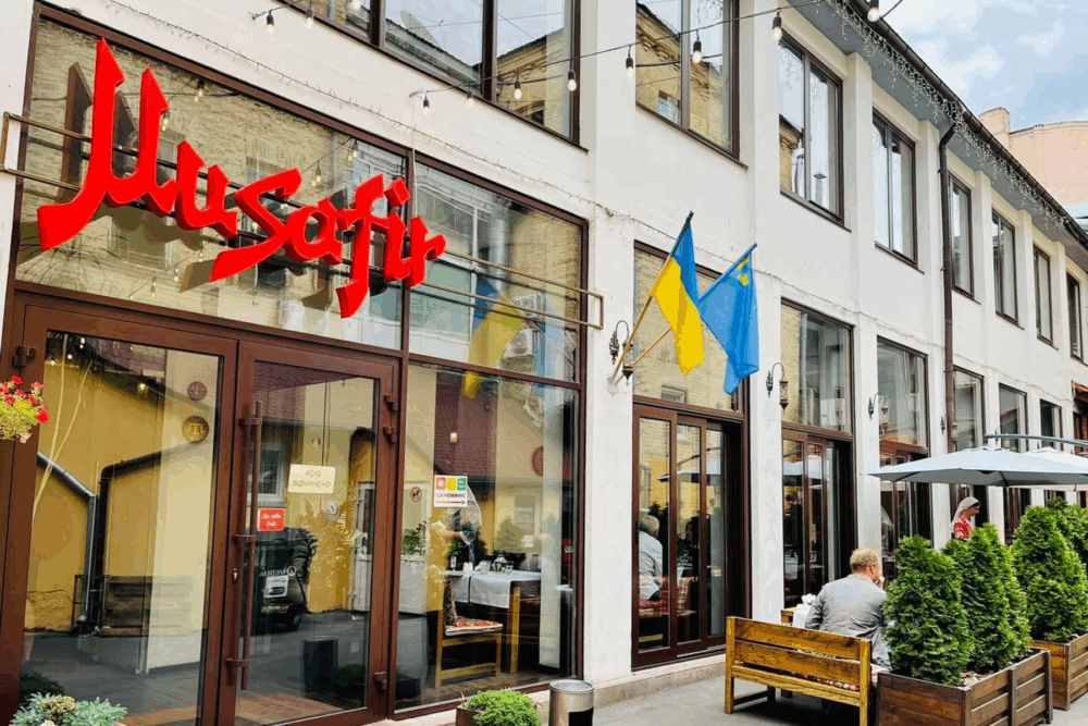 Пожежа в будинку на Рогнідинській, через займання складу з вугіллям ресторану Мусафір
