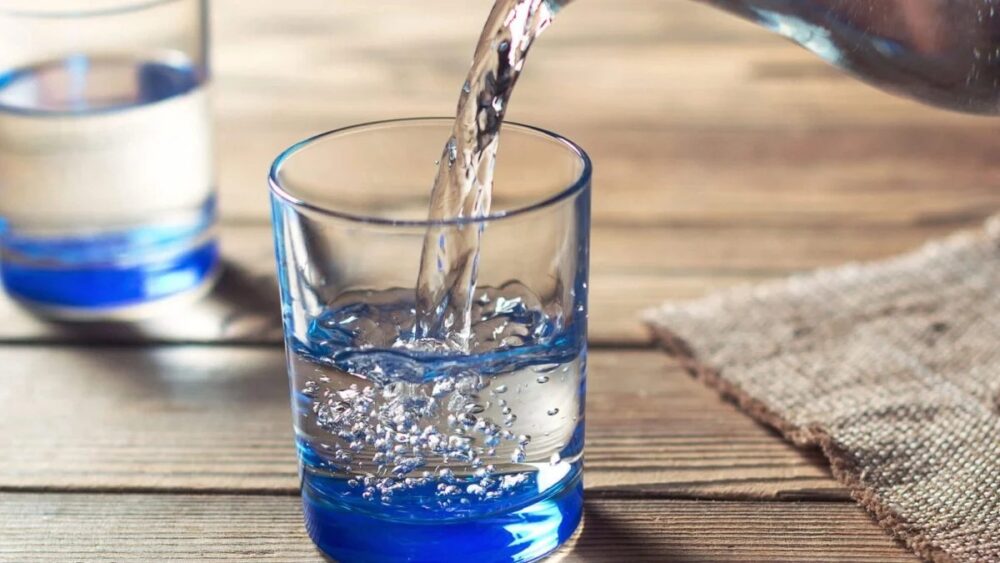 Скільки води потрібно пити щодня: нове дослідження спростовує популярний міф
