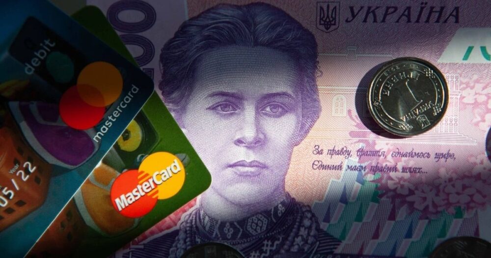 На Хмельниччині менеджерка банку знімала гроші з рахунків знайомих без їх дозволу