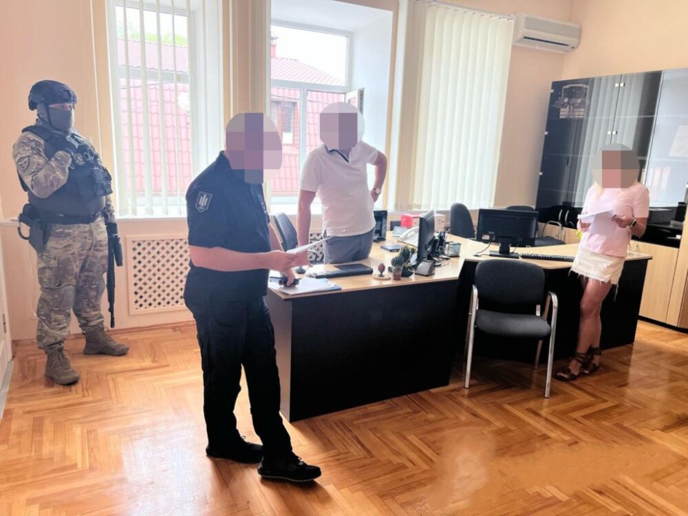 На Полтавщині викрили масштабну корупційну схему у Держпродспоживслужбі: «чорна каса» майже на 100 тисяч доларів