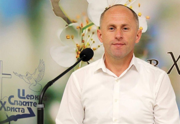 Пастору з Тернополя подарували будинок за мільйон доларів у Брюховичах на Львівщині
