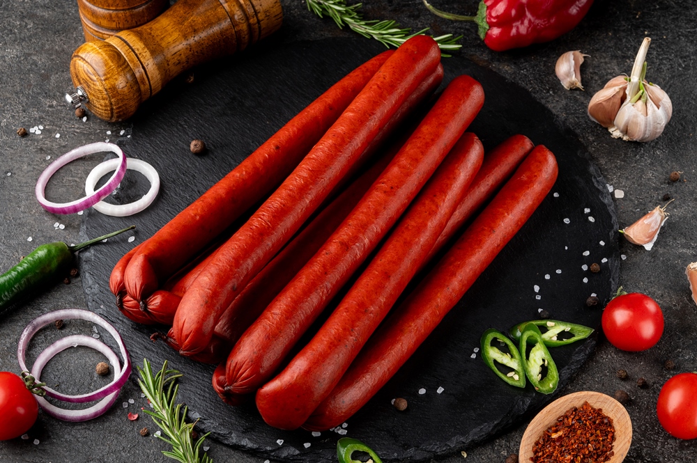 Продукти зі “склеєного” м’яса: ризик чи безпечна технологія для здоров’я