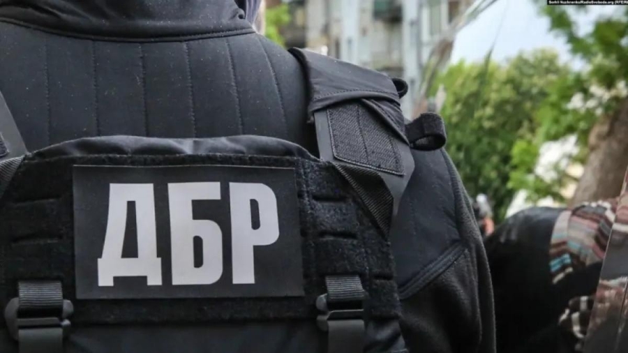 ДБР затримало офіцера, який примушував підлеглих будувати його маєток на Львівщині
