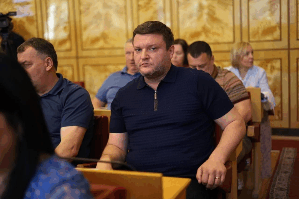 Депутата Закарпатської облради підозрюють у схемі з нелегального продажу дуба