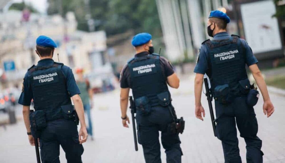 Львівські гвардійці виявили військового з 30 пакетами наркотиків для закладок