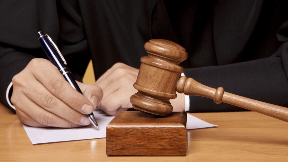 Родина львівських суддів користується незадекларованим майном