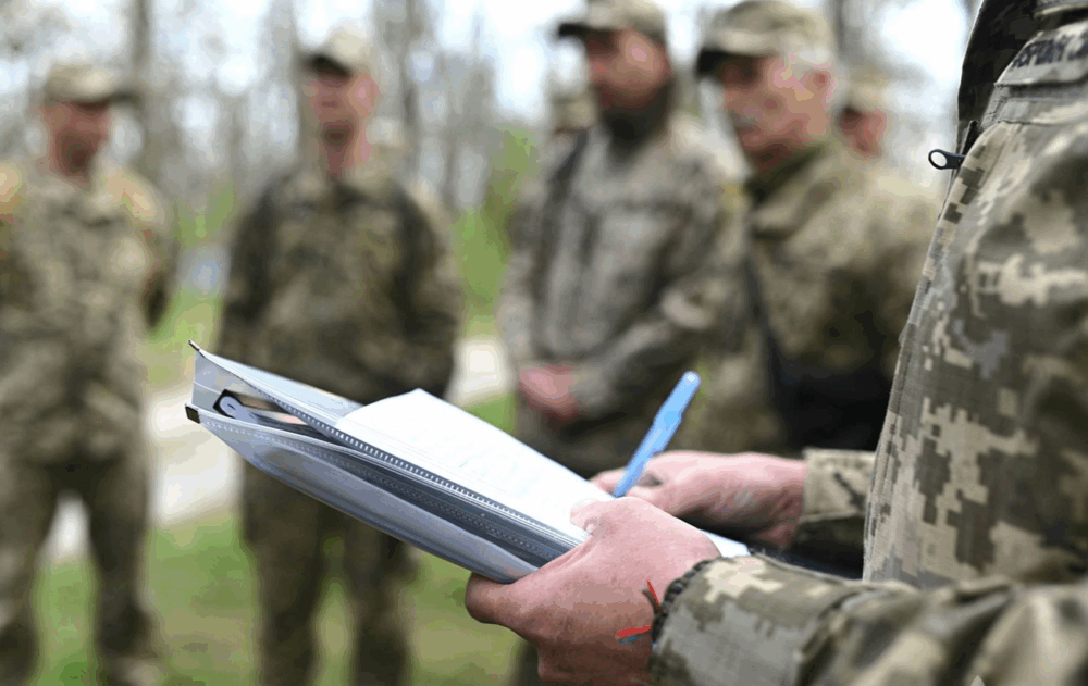У Запоріжжі ТЦК відправив на службу чоловіка, який сам виховує двох дітей