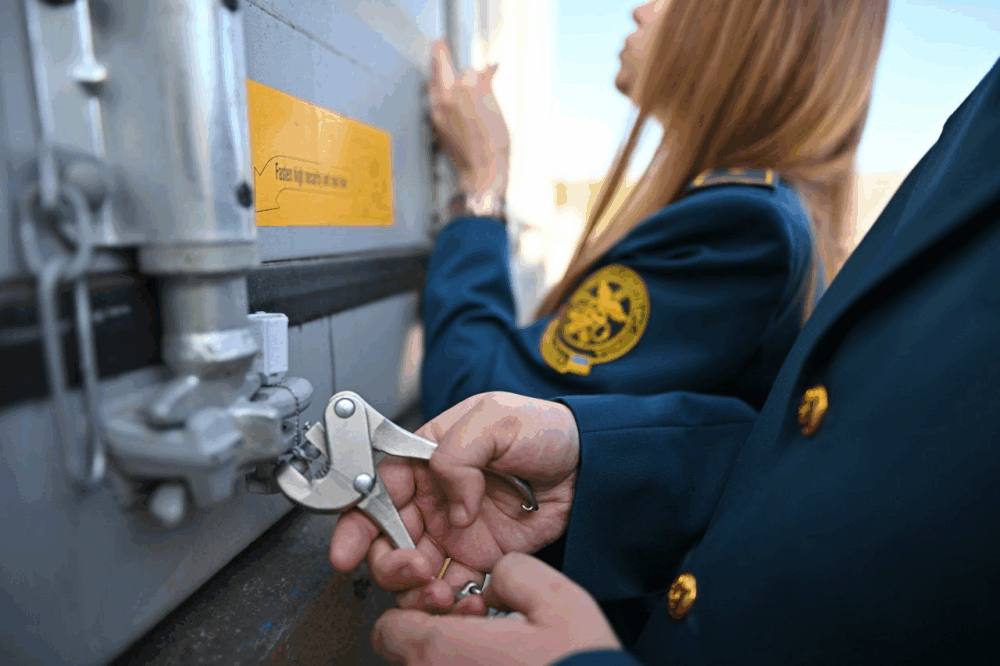 Уряд запускає масову атестацію митників: перевірять близько 10 тисяч співробітників
