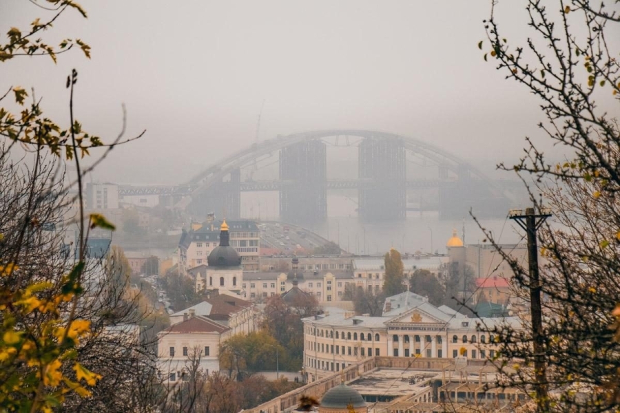 3 грудня Україна залишатиметься під впливом теплої повітряної маси: синоптики попереджають про тумани й мряку