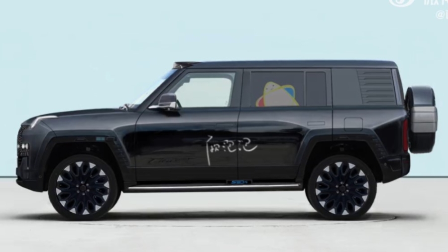 U8L від Yangwang: електрокросовер із водною мобільністю та новим баченням безпеки